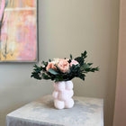 Season bouquet kimppu jossa nudea ja vaaleanpunaisia kukkia